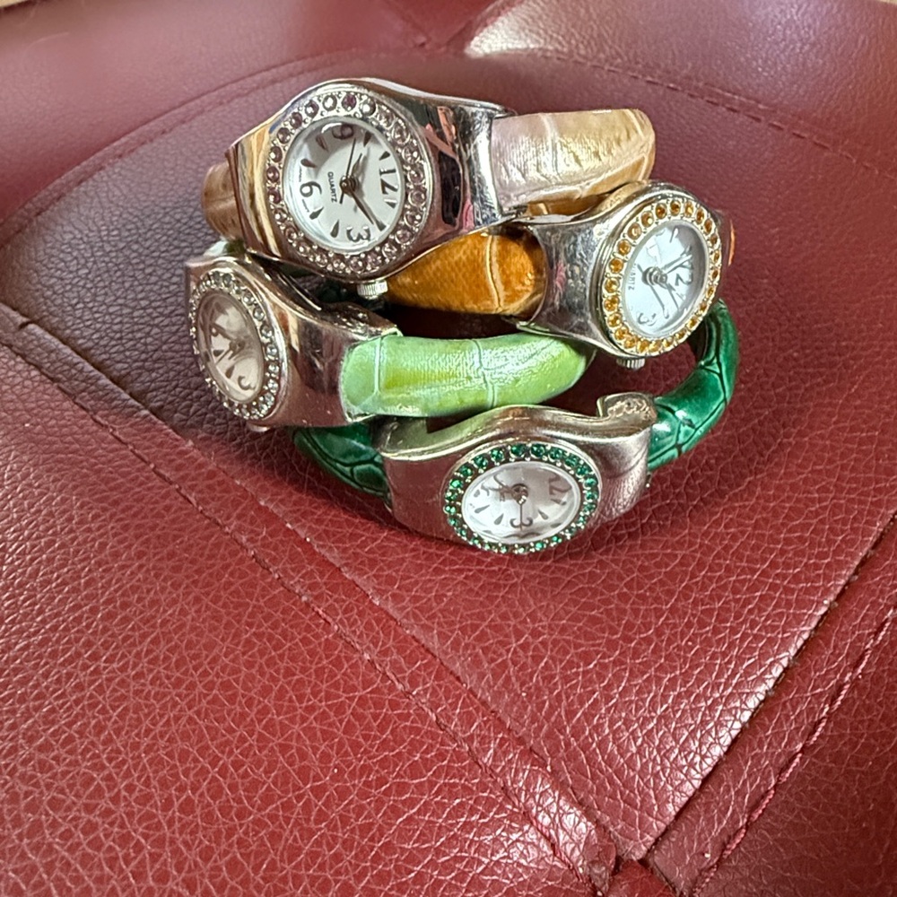 Set of Colorful Crocodile Pattern Watches